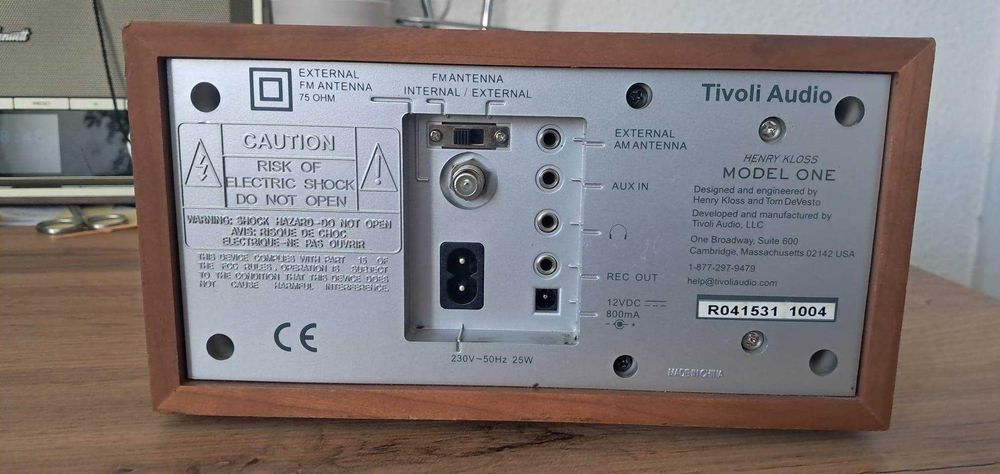 Radio TIVOLI Audio Henry Kloss Model One