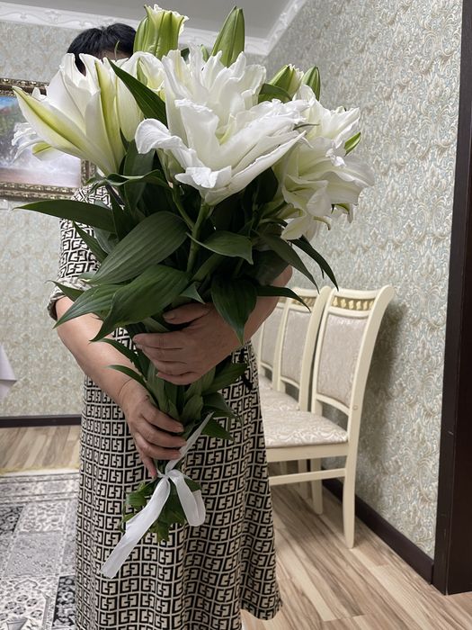 прожам срочно лилии свежие