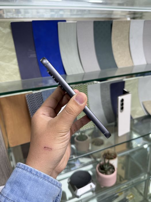 Samsung s23 FE 8/128Gb