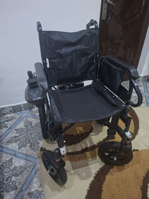 Vând căruț electric pentru persoane cu dizabilitati