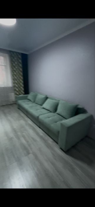 Диван 3 метра с 4 подушками