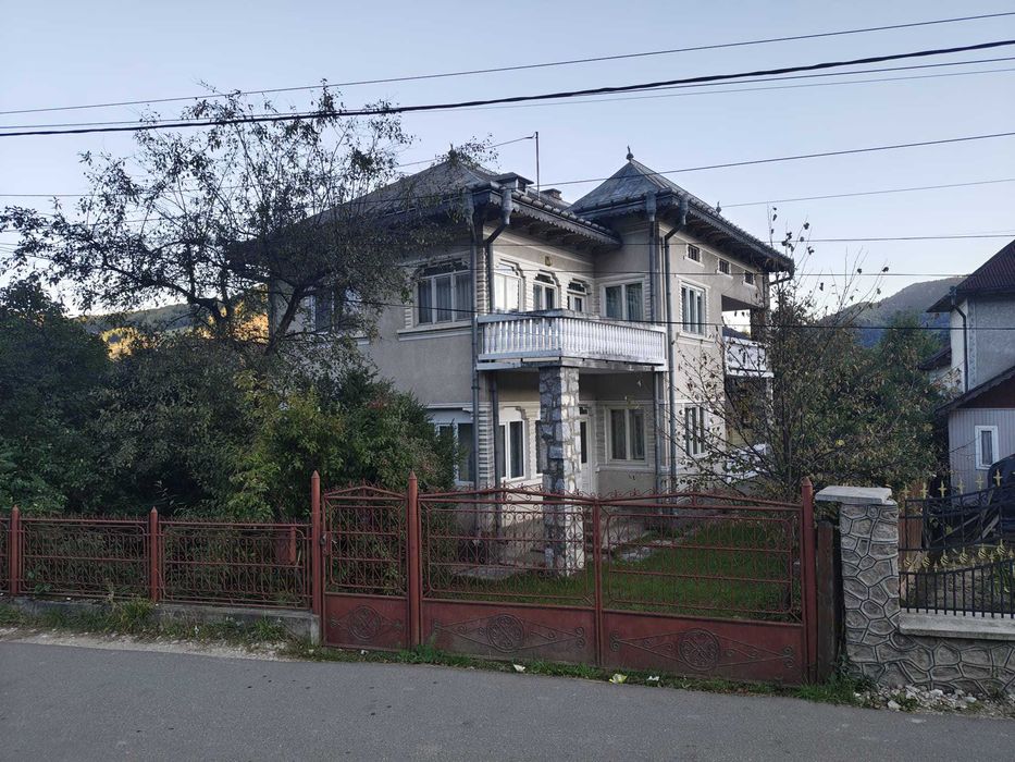 Casă solidă P+E, 6 camere, teren 953 mp, Bicaz-Chei (Neamț). Direct de la proprietar