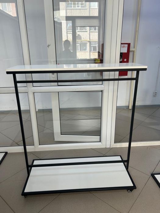 Продам стелажи и кресло