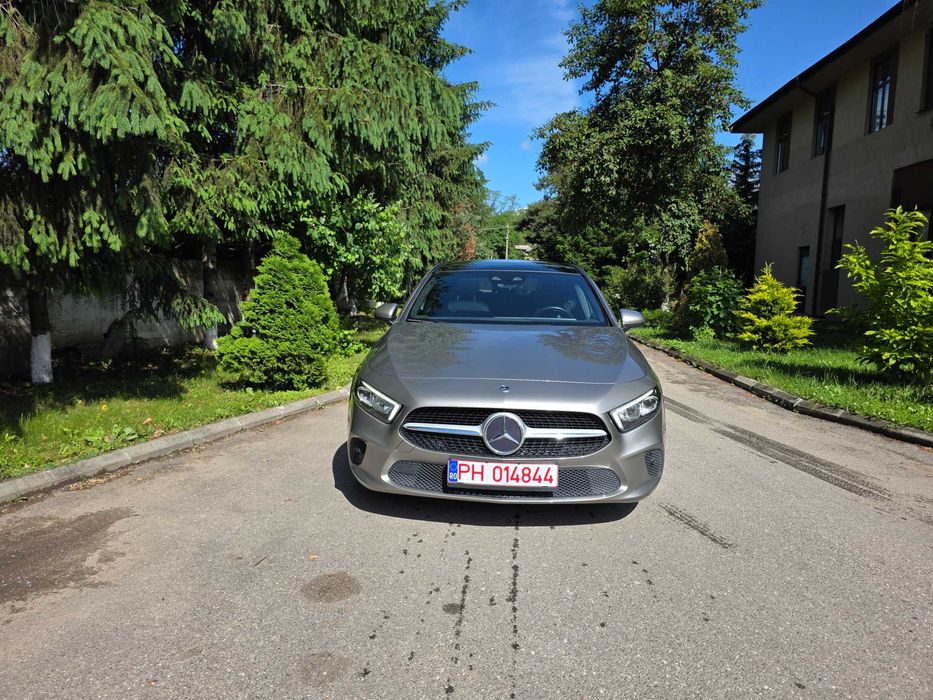 Mercedes-Benz A 180d 7G -DGT Sedan, Automatic, Diesel, lumini ambientale, trapă