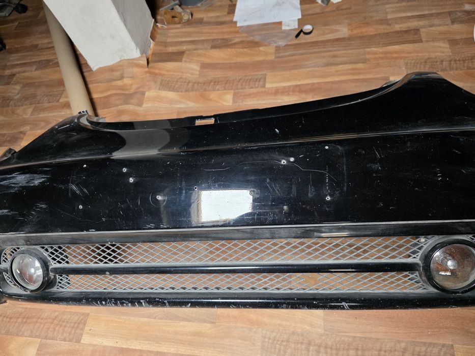 Предна броня VW New Beetle + решетки + 2 халогена (черна)