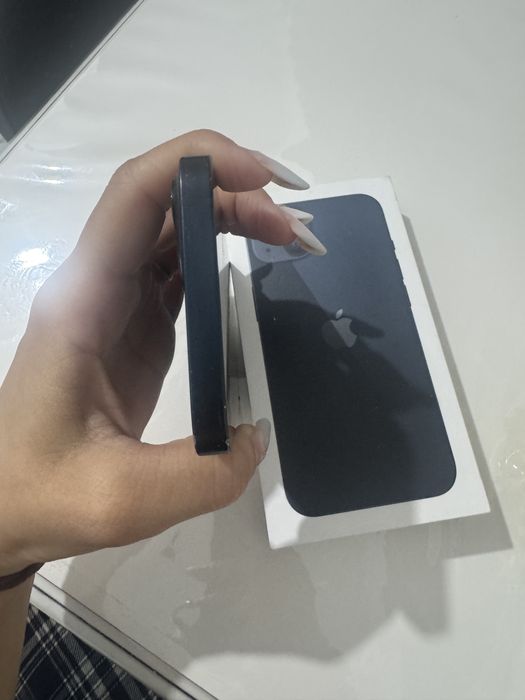 Iphone 13  utilizat in stare buna