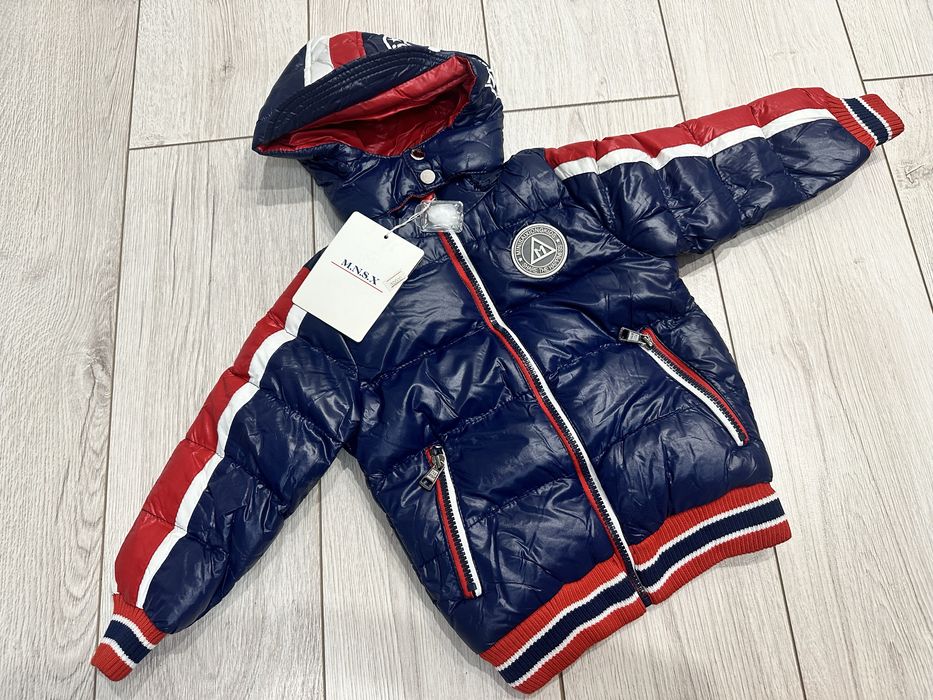 Продам новую куртку на мальчика 3 года