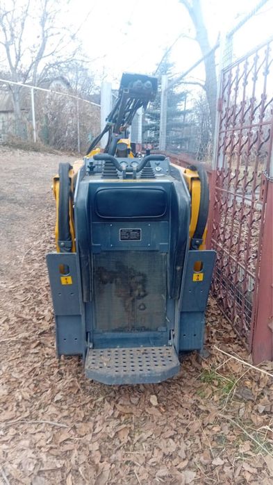 Гусеничный минипогрузчик