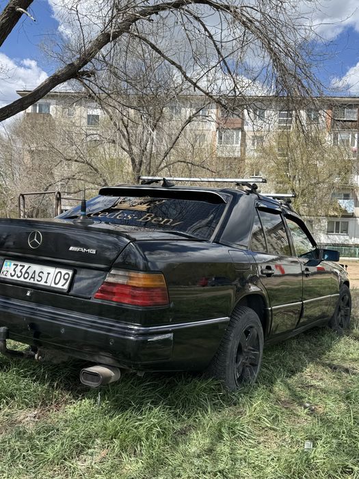 Продам машину Мерседес W124