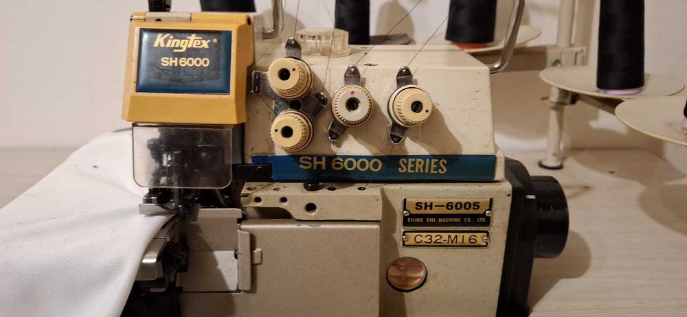 Masina de surfilat industriala