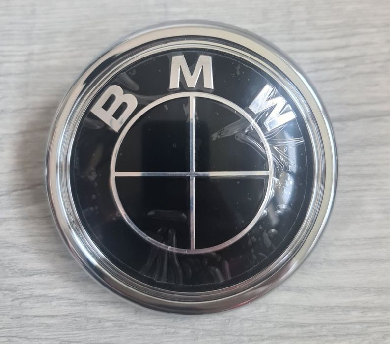 Emblema-Sigla-Logo-Stema-Neagra-Aniversara-Clasica-Alb-Albastru-Full-Black-Spate-Haion-Dedicata-Suport-Bmw-E70-E71-F15-F16-F25-F26