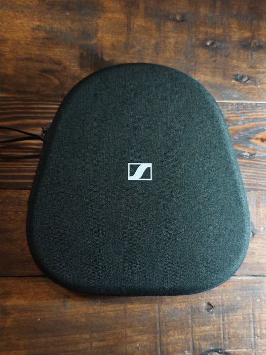 Căști Sennheiser Momentum 4 Wireless