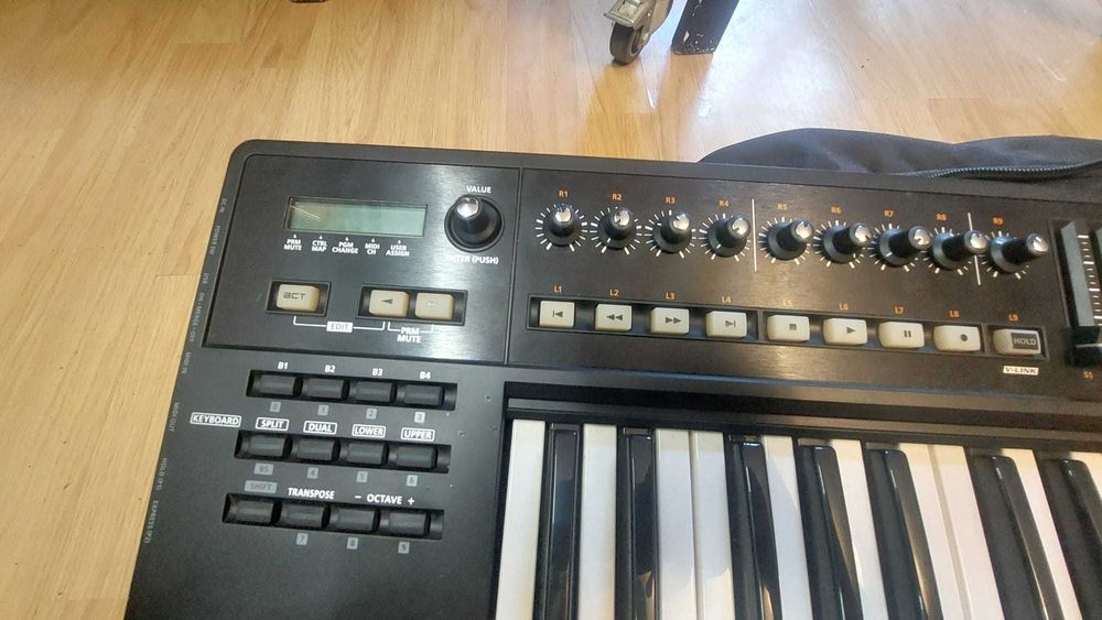 Keyboard Midi Controller Roland Cakewalk A800PRO + Husa softcase