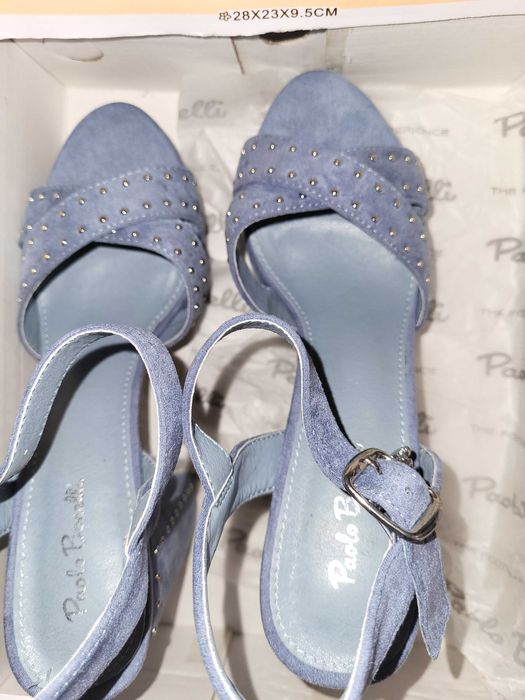 Дамски сандали с дебел ток