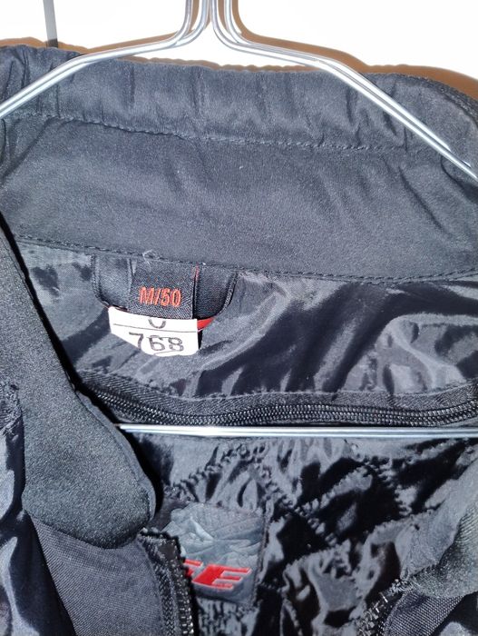 Geaca moto dama Buse, marimea M textil cu captuseala detasabila protectii umer  coate  spate, stare foarte buna, ca noua