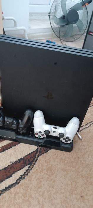 PS4 PRO 1 терабайт СРОЧНО