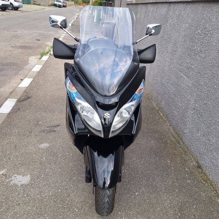 Vând Suzuki burgman 400 2013