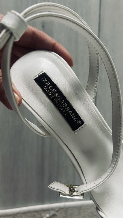 Женские босоножки 5000