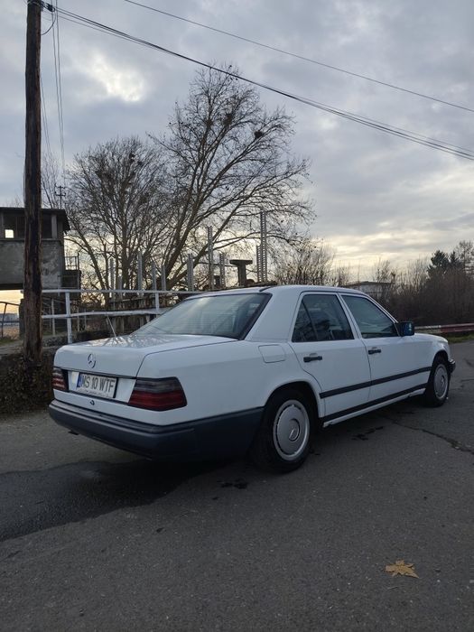 MERCEDES-BENZ E-Class 1988 — imagine 4