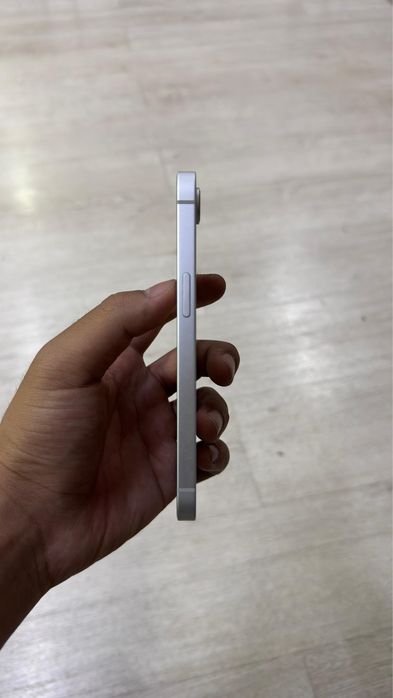 iPhone 16e с гаранти