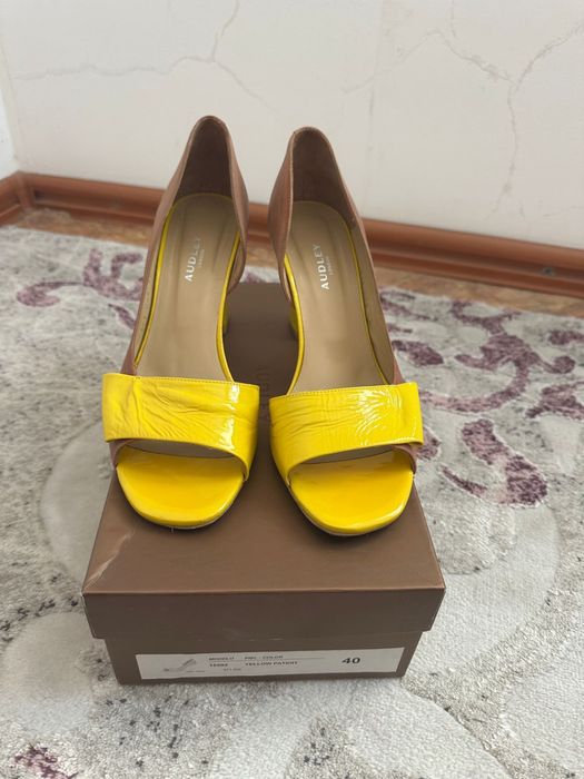 Продается женская обувь 40 размера