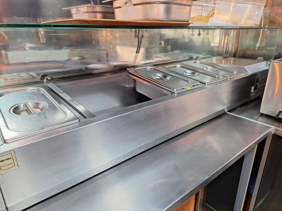 Rulotă fast food complet echipată.