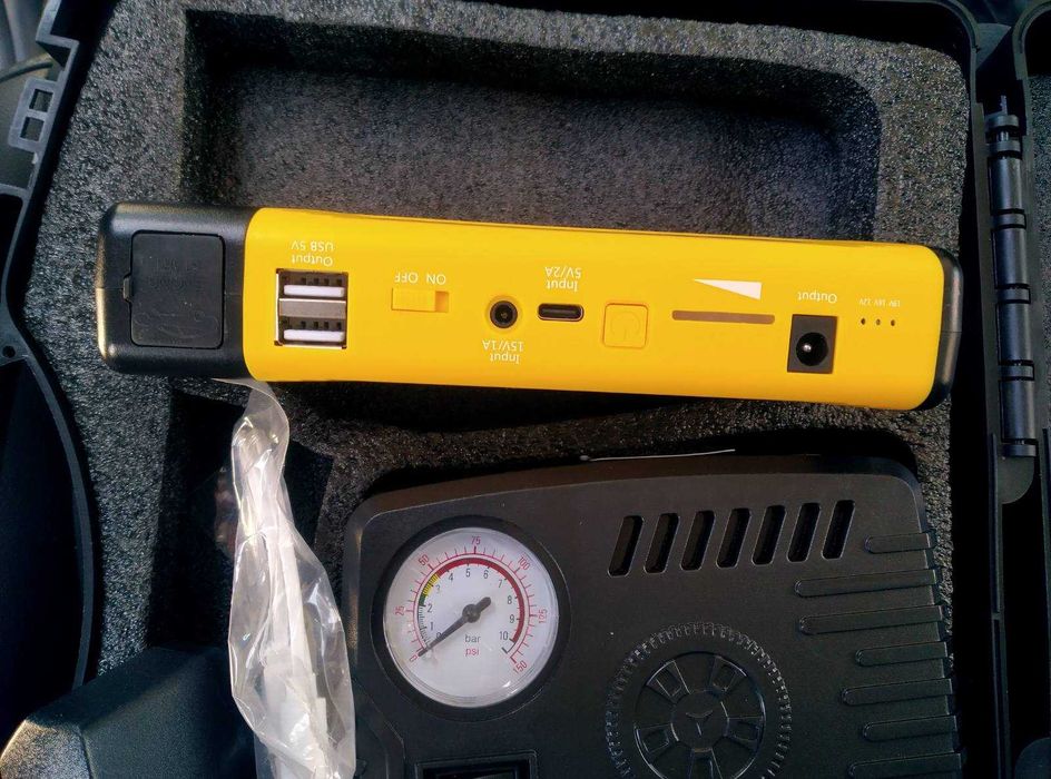 Стартерна батерия бустер за кола power bank 3 в 1 с компресор 16800 mA