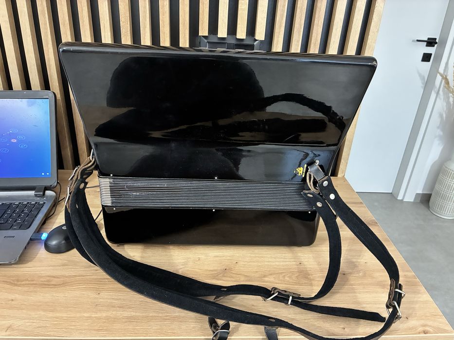 Acordeon Weltmeister SeperatoStandard cu 96 basi