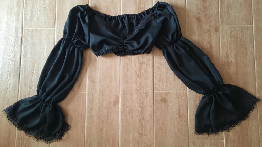 Къс топ с дантела на Hilsbrand/ Hilsfashion