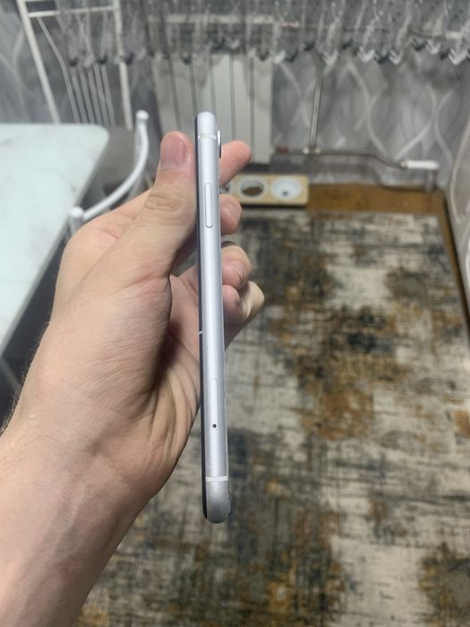 Продам iphone XR 64гб