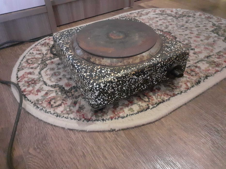 Продам электо плиту