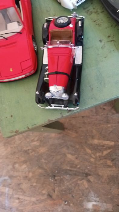 Colecția de mașini noi f frumos. 4 buc.