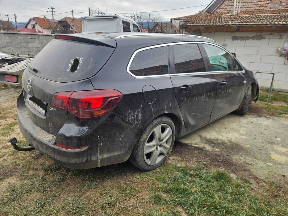 Opel astra j 2011