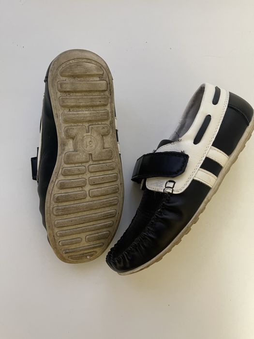 Туфли для мальчиков-школьников