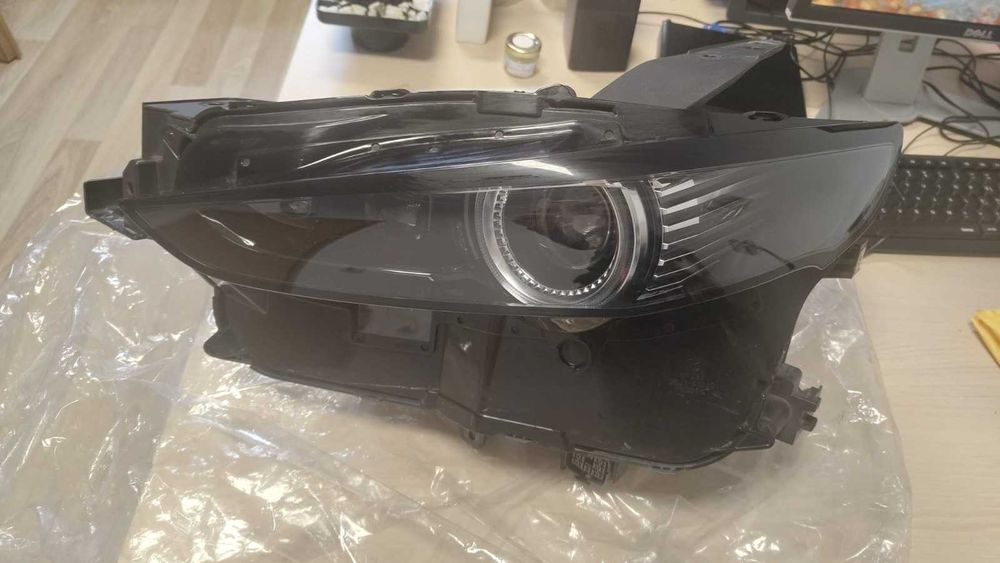 Far stanga full LED  si semnalizare stanga Mazda CX-30, model 2020