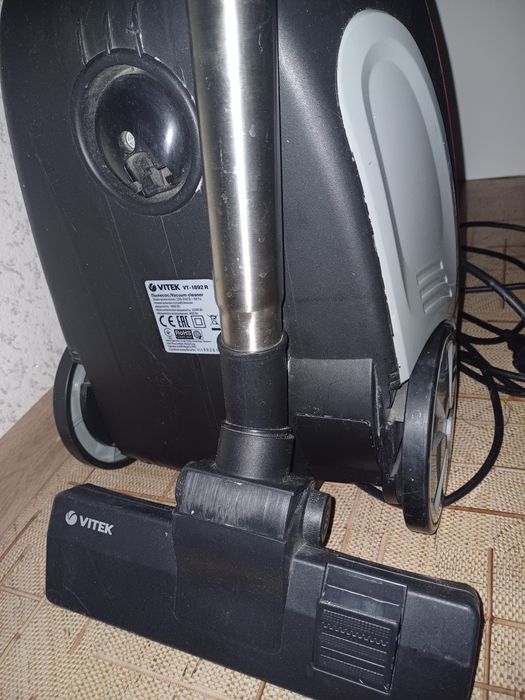 Продам пылесос Vitek со съёмным мешком