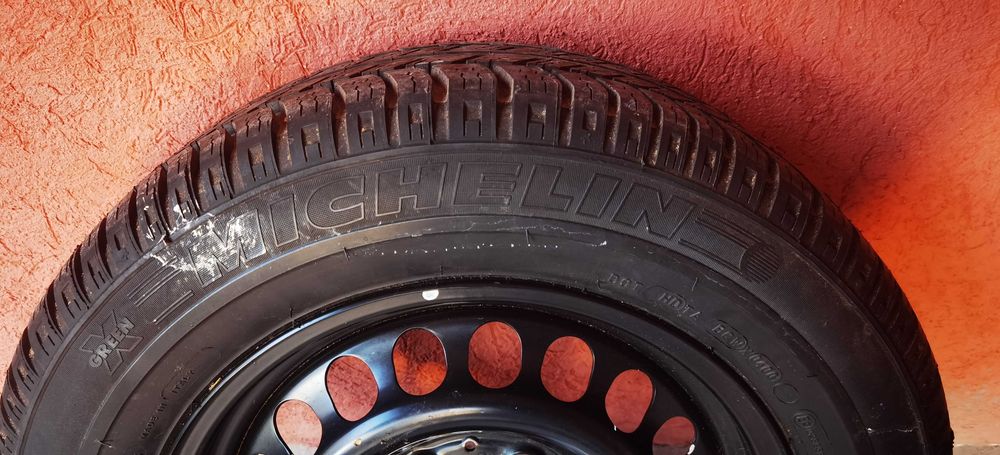 ОРИГИНАЛНА нова резервна гума с джанта за мерцедес 195/65 R15