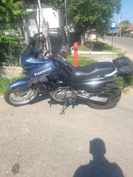 Suzuki freewind xf 650