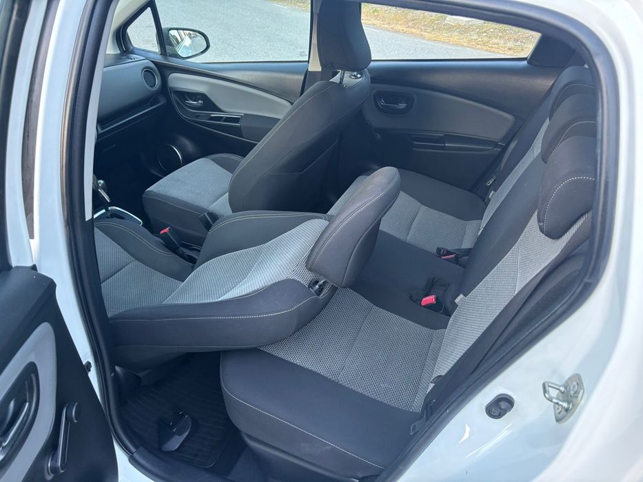 De vânzare Toyota Yaris Hibrid 2016 E:6 automat