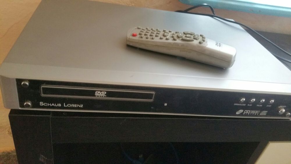 Vând DVD player