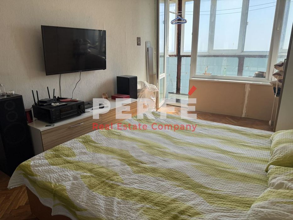 Продава се Двустаен апартамент в Бургас, Лазур - 64 кв.м за 2500 €/кв.м - Снимка #2