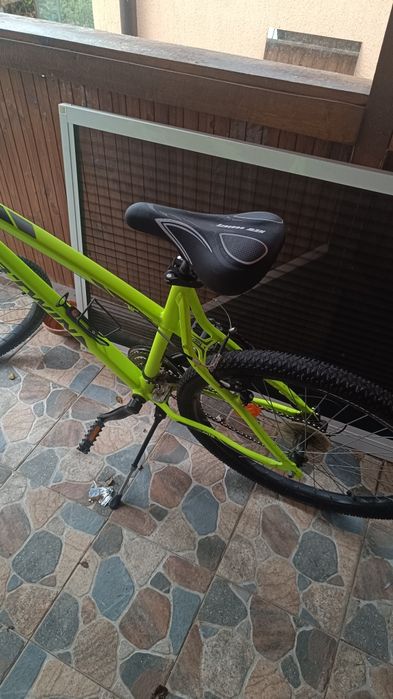 Vând bicicleta aproape noua!