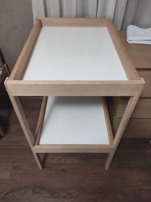 Повивалник Маса за повиване Икеа Ikea SNIGLAR с подложки
Маса за повив