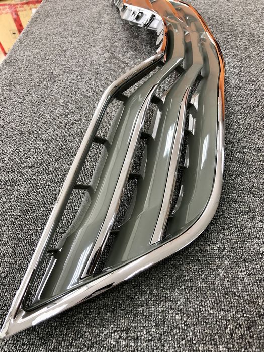 Решетка радиатора в бампер Камри 45