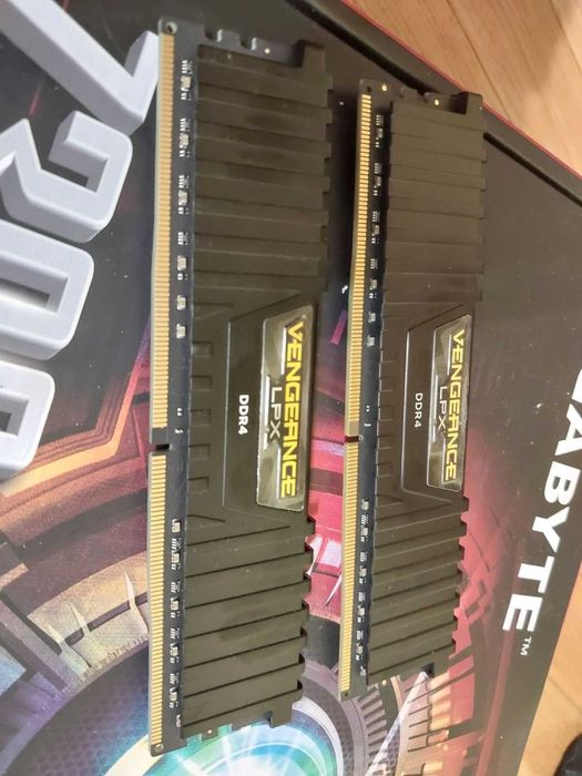 64GB DDR4 3200Mhz CL16 - Corsair Vengeance LPX