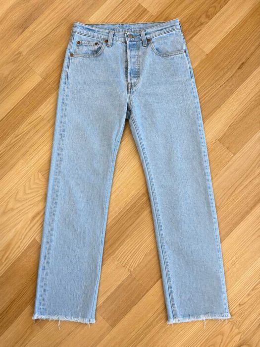 Blugi Levi’s 501 Premium damă, croială dreaptă, denim albastru deschis, tiv franjurat, mărimea S