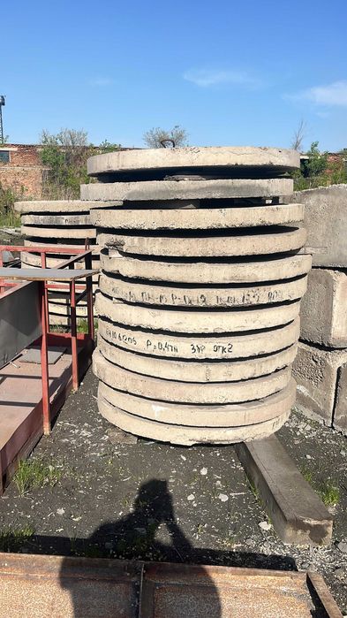 Продам днища бетонные