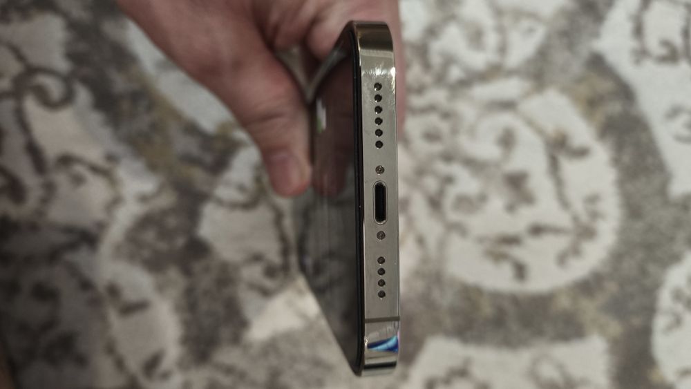 iPhone 14 pro max gold