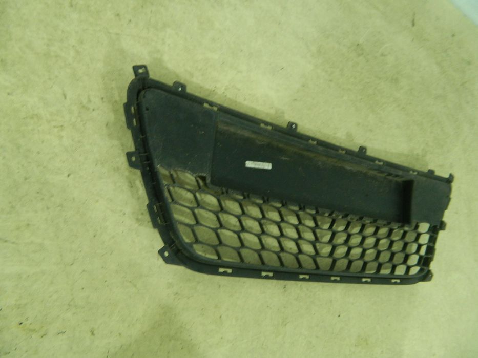 Grila centrala bara fata dintre proiectoare, Hyundai I30, 2007, 2008, 2009, 2010, , 86561-2R000
