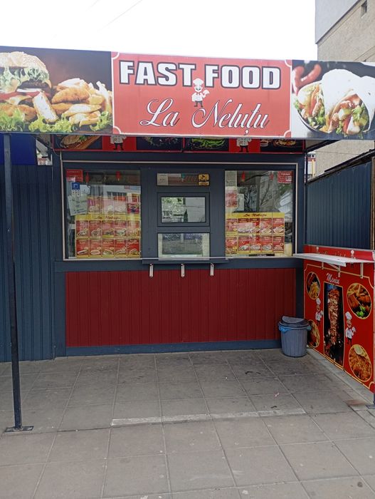 Încchiriez FAST-FOOD